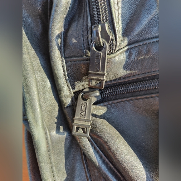 TUMI Italian Leather Expandable Briefcase / Laptop / Bag Carry On. Black - Picture 6 of 11